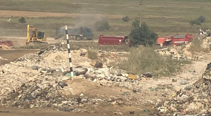 В Крыму также регулярно горят мусорные свалки, и это явно не на пользу здоровью. Фото с сайта my-evp.ru .