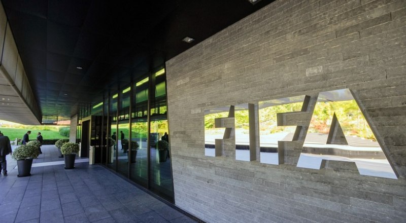 Новые запреты - новые возможности? В ФИФА придумали, как добавить финансовых рисков российскому футболу. Фото «СЭ».