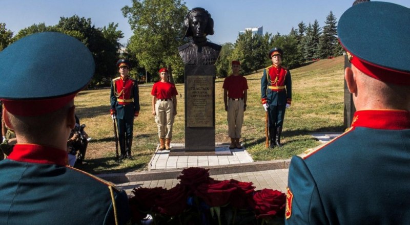 Церемония открытия памятника Михаилу Толстых (позывной «Гиви») в Донецке.