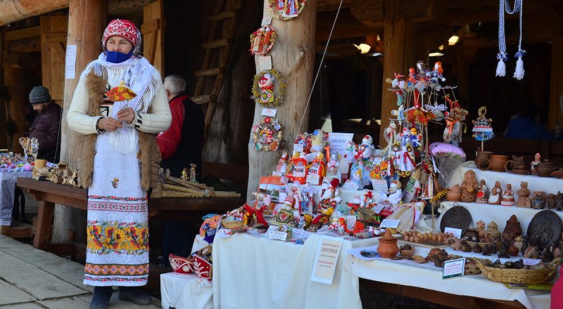 Продукция крымских мастеров народного промысла привлекает туристов красотой и самобытностью. Но часто отпугивает ценником.