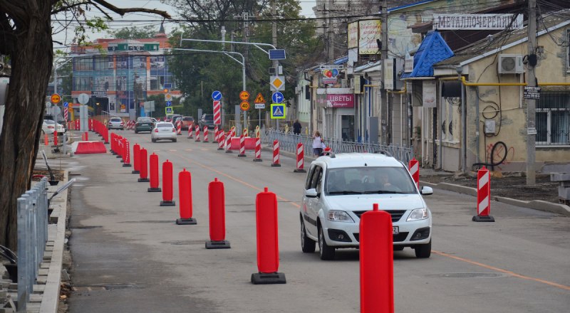 По отремонтированной улице Пролетарской уже можно ездить: для движения открыты две полосы.