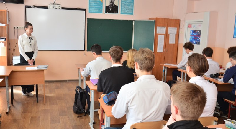 Труд учителя должен быть на первом месте в любом государстве.