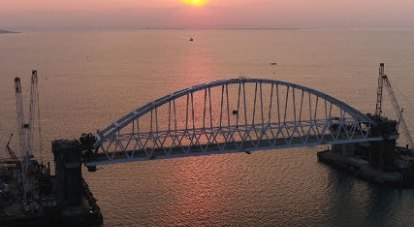 Фото инфоцентра «Крымский мост» 
