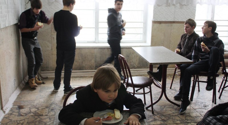 Завтрак одного школьника Симферополя стоит 36 рублей.