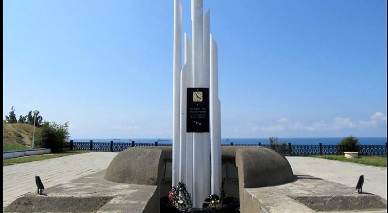 Мемориал на мысе Дооб, в нескольких километрах от места трагедии.