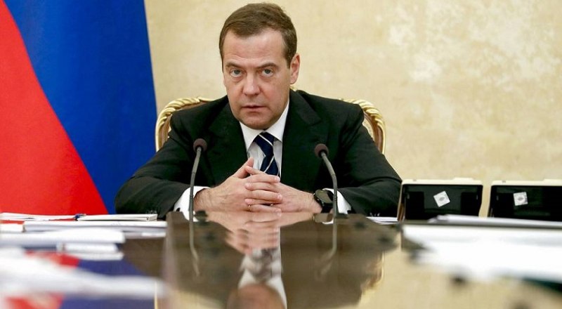Д. А. Медведев рекомендует «посылать» графоманов «в известном направлении». Фото с сайта tass.ru