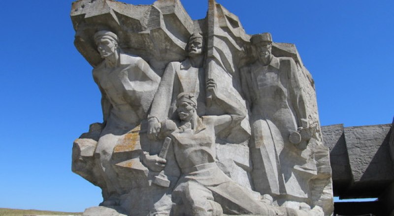 Памятники в керчи великой отечественной войны фото