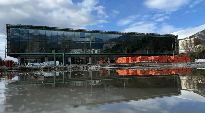 Работы должны закончиться очень скоро. Фото главы администрации Ялты Янины Павленко.