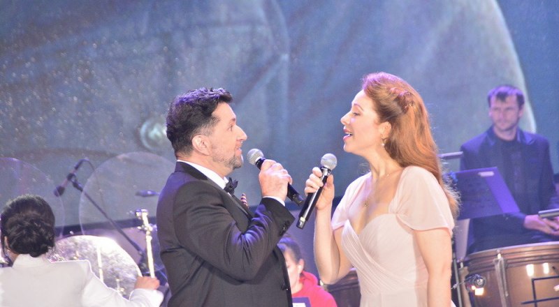 1 мая 2021 года Екатерина Гусева (Россия) и Фабиан Соларо (Аргентина) исполнили песню «Случайный вальс».