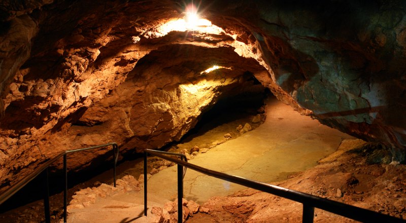 Фото официального сайта Красной пещеры.