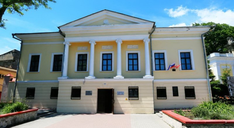 Историческое здание Керченской картинной галереи.