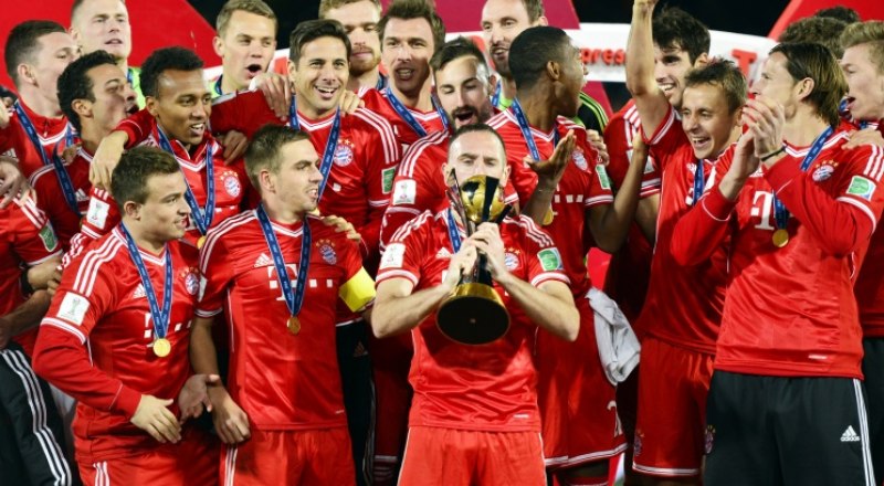 Кубок чемпионов УЕФА в шестой раз завоевали футболисты мюнхенской «Баварии».