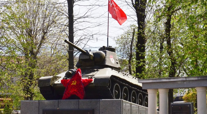С освобождением, город!