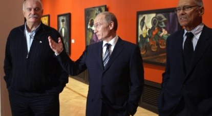 Президент России Владимир Путин с Никитой Михалковым (слева) и Андреем Кончаловским (справа).