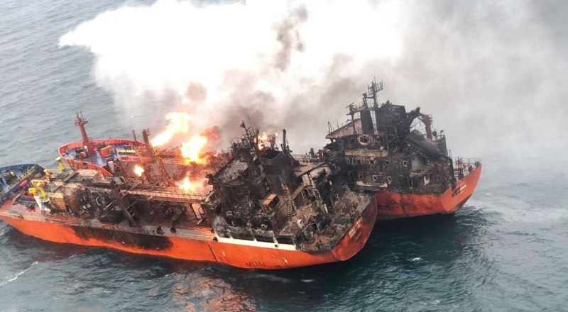 На судоходстве в Керченском проливе пожар на танкерах не отразился.