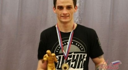 Обладатель приза Феликса Штампа - воспитанник симферопольского бокса, мастер спорта международного класса Глеб Бакши.