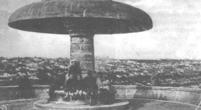 Беседка, установленная в 1905-м, - памятник батарее «Грибок» времён первой обороны Севастополя./Фото автора и с сайта sevmonument.ru