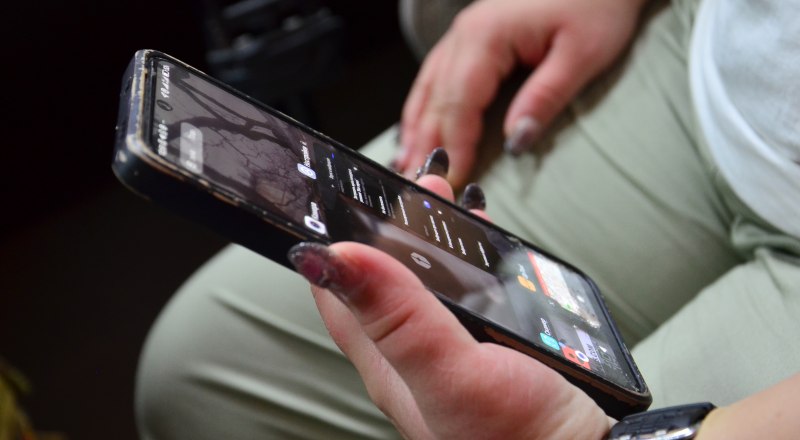 Хотя бы раз в неделю не ленитесь заглядывать в раздел «Активные сессии» и завершайте те, что вызывают подозрения.