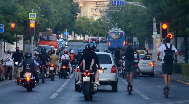 Подростки на мопедах и мотоциклах часто становятся фигурантами ДТП.