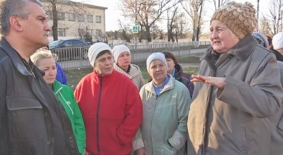 За день члены крымского правительства успели принять 227 жителей Нижнегорского района.