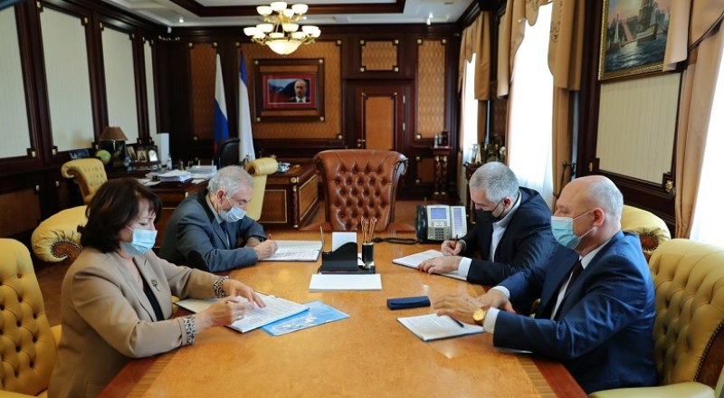Подписание соглашения между представителями работодателей, профсоюзов и правительства республики.