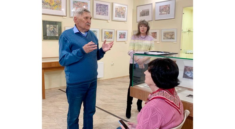 Александр Кропко и Наталия Мирошниченко на вернисаже. Фото Марины НЕСТЕРОВОЙ.