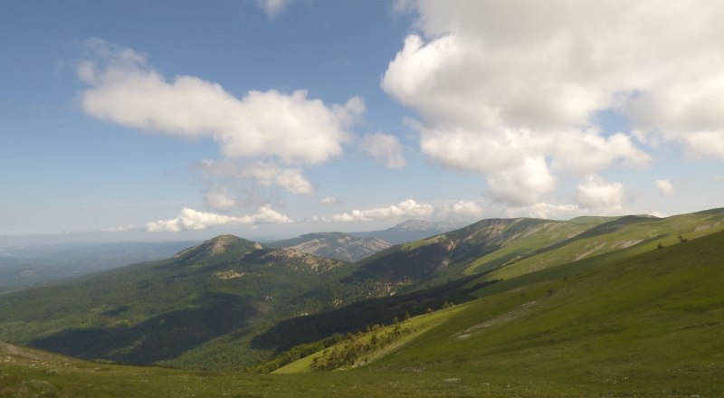 Большая Чучель, Чёрная, Чатыр-Даг - вид с Роман-Коша. Фото автора.