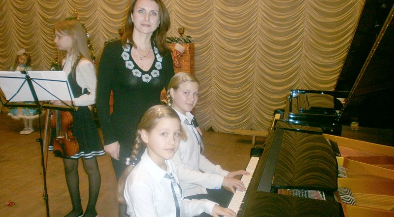 Фото из архива читательницы. Светлана, Ольга Бусовы и Александра Старцева.