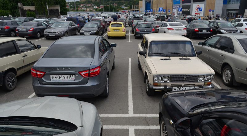 Машин в Крыму и так хватает. К концу 2019 года, возможно, количество автовладельцев станет ещё больше.