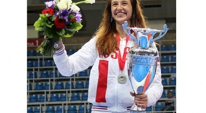 Новая олимпийская чемпионка по фехтованию на саблях, заслуженный мастер спорта Яна Егорян.