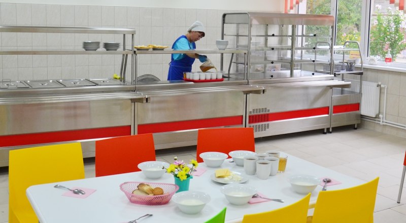 Питание детей в школах и садах должно быть приоритетным вопросом. Фото Александра КАДНИКОВА.