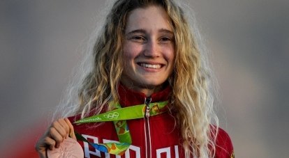 19-летняя Стефания Елфутина по прозвищу Белая Акула завоевала первую олимпийскую медаль сборной России в парусном спорте за 20 лет.