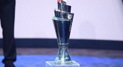 Вот таков он, новый приз континентального футбола - Кубок наций УЕФА.