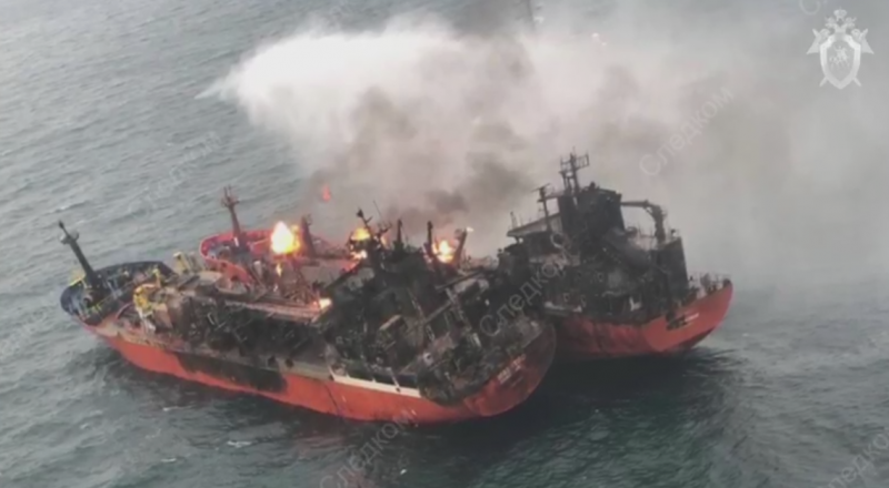 Из-за низкой температуры воды в Чёрном море спасти удалось лишь 12 моряков.