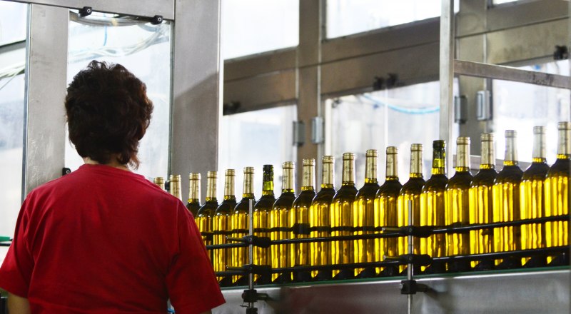 Эксперты отмечают повышение качества белого вина, несмотря на неблагоприятные для его производства погодные условия.