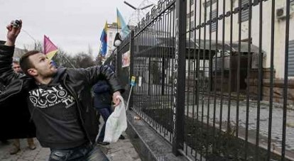 Нападение на российское посольство в Киеве.