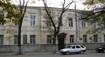 Старейшая школа Симферополя - №1, многие её ученики и выпускники не вернулись с войны.