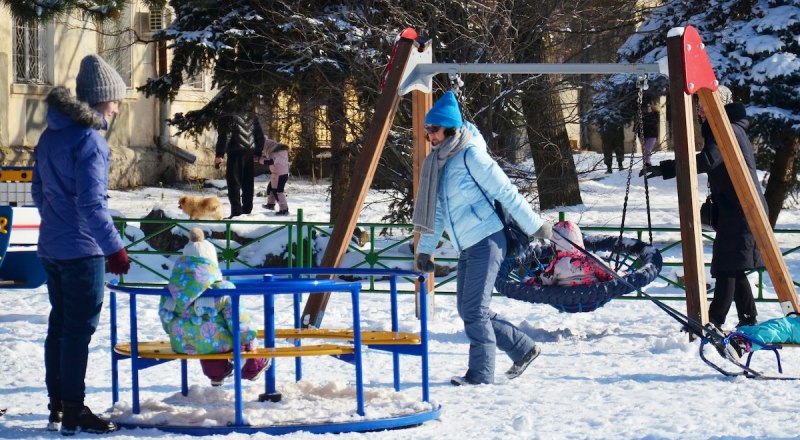 Благодаря инициативному бюджетированию за 3 года в Крыму появились 52 новые детские площадки.