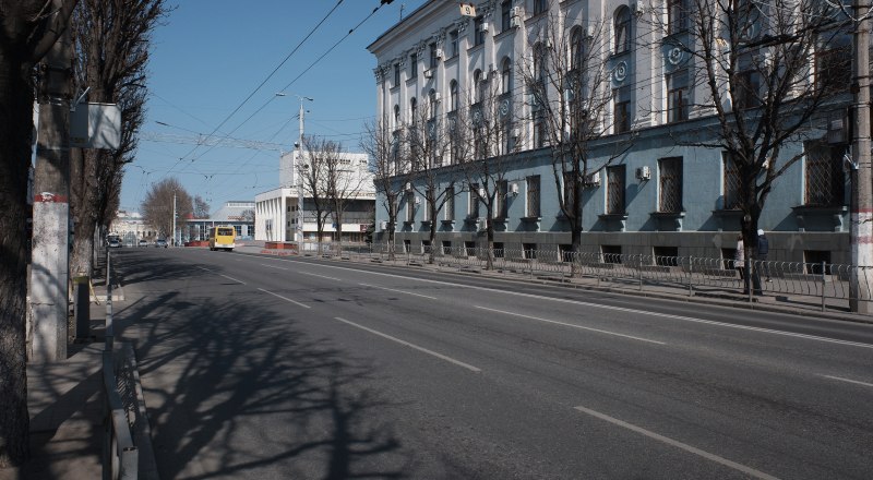 Запреты помогли снизить количество ДТП в городах Крыма - машин попросту нет.