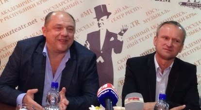 Директор театра Александр Вишнёвый (слева) и главный режиссёр Владимир Косов.