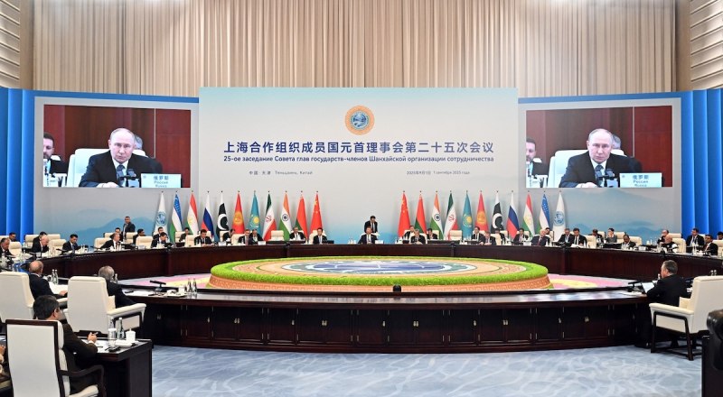 На заседании Совета глав государств - членов ШОС. Фото с сайта Кремля.