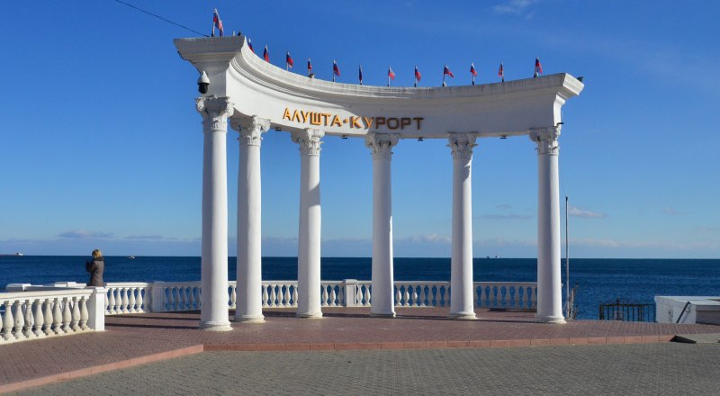 Так ротонда выглядела, до того как за неё принялся подрядчик.