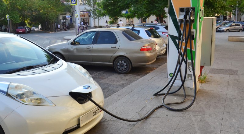 Владельцам таких машин придётся ехать через новые территории. 