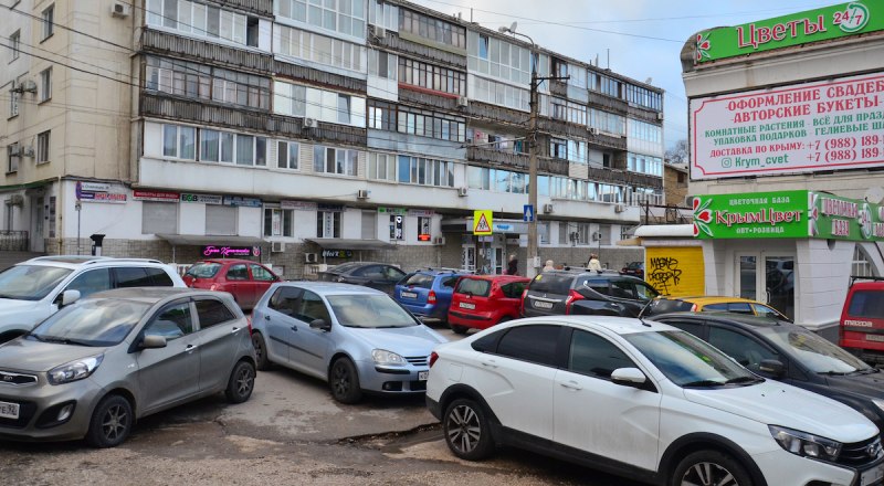 Парковки в Крыму должны быть - это факт.