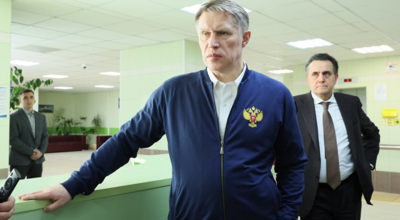 Министр здравоохранения РФ Михаил Мурашко ознакомился с состоянием крымской медицины.