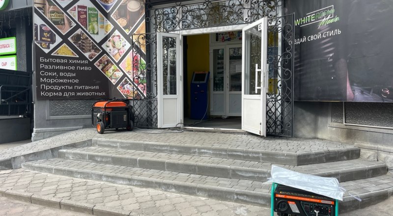 Генераторы на улицах были везде. 