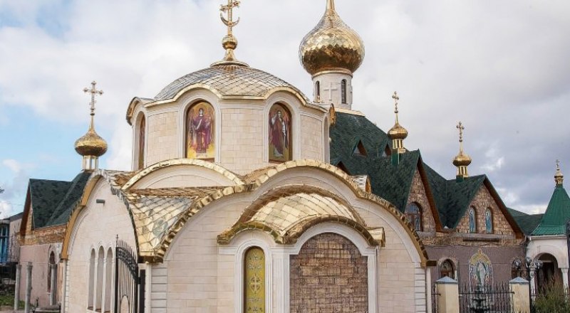 Храм Свято-Николаевского монастыря в селе Холмовка.