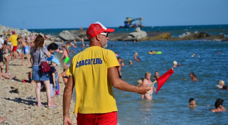 Будьте осторожны и соблюдайте правила поведения на воде.