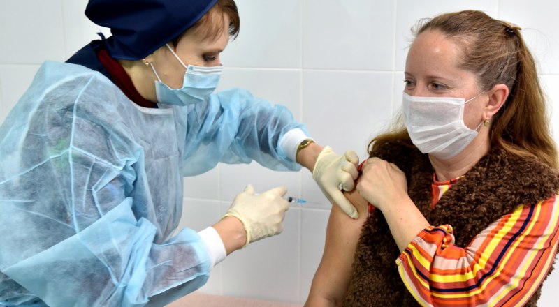 В Севастополе прививку от коронавируса получили почти 6 тысяч человек. 
