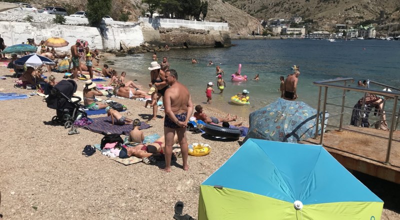Отдыхать в Крым приезжают не только туристы, соскучившиеся по морю, но и юноши, которым очень хочется развлечься с юными жительницами полуострова.